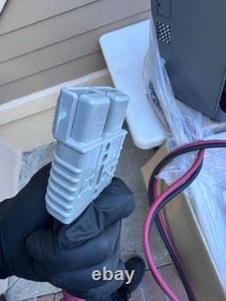 Chargeur de chariot élévateur Enersys E13 HL -4Y Neuf dans sa boîte Jamais utilisé