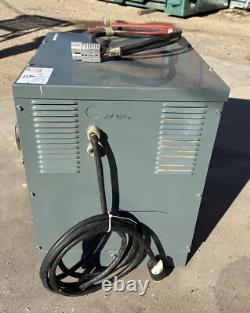 Chargeur de chariot élévateur Hobart # 540B1-12R 1ph 24V 208/240/480V (5727)