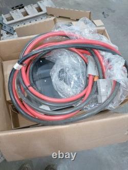 Chargeur de chariot élévateur électrique V Force. Neuf avec 2 câbles.