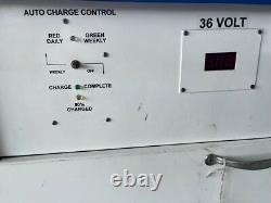 Chargeur de chariot élévateur industriel 36 volts 140 ampères Alltech triphasé 200/240/480 AC