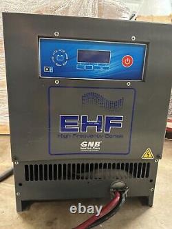 Chargeur de la série GNB Industrial Power EHF. Modèle EHF24S90.