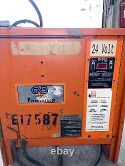Chargeur de palette GNB Ferrocharger Mark II 24 volts et chargeur de chariot élévateur