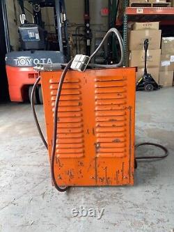 Chargeur de palette GNB Ferrocharger Mark II 24 volts et chargeur de chariot élévateur