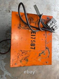 Chargeur de palette GNB Ferrocharger Mark II 24 volts et chargeur de chariot élévateur