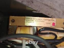 Chargeur de transpalette 2415B1 Volts CA 240. Ampères 2.6 Volts CC 24 Neuf