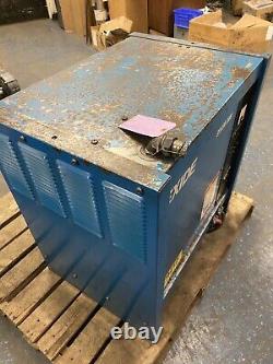 Exide, ES3-16-680, CHARGEUR DE BATTERIE DE CHARIOT ÉLÉVATEUR 36VDC SYSTÈME 3000