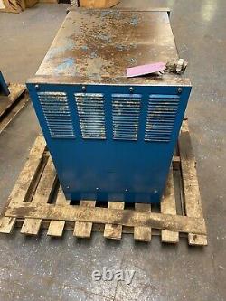 Exide, ES3-16-680, CHARGEUR DE BATTERIE POUR CHARIOT ÉLÉVATEUR SYSTEM 3000 36VDC