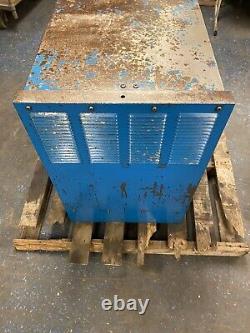 Exide, ES3-16-680, CHARGEUR DE BATTERIE POUR CHARIOT ÉLÉVATEUR SYSTEM 3000 36VDC