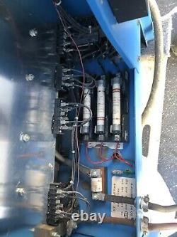 Gnb Ferrochargeur Motive 24v Forklift Pwr. Chargeur De Batterie 208/240/440 Acc 3 Ph