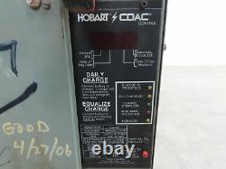 Hobart 1400c3-24 Chargeur De Batterie Élévateur À Fourche, 24 Cellules, 48v, 1051-1400ah, 480v 3ph