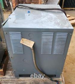 Hobart 880C3-24 Chargeur de batterie pour chariot élévateur industriel au plomb 48 volts