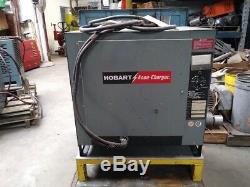 Hobart Accu Chargeur # 600c3-240 Chargeur De Batterie Industriel Chariot Élévateur Chargeur