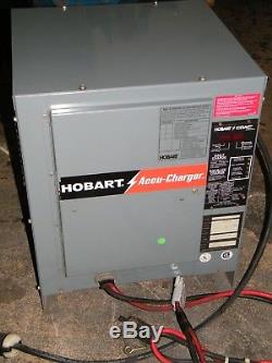 Hobart Accu-charge Chargeur De Batterie Chariot Élévateur 510b1-6 12 Volts Paletjack Laveur
