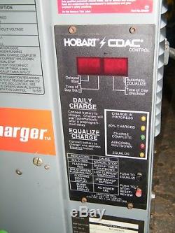 Hobart Accu-charge Chargeur De Batterie Chariot Élévateur 510b1-6 12 Volts Paletjack Laveur