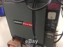 Hobart Accu-charger 725c3-18 Chargeur De Batterie Chargeur De Chariot Élévateur 36 Volt 145 Amps
