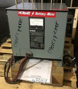 Hobart Batterie-mate Modèle 510m1-12c Chargeur De Batterie Avec Manuel Du Propriétaire