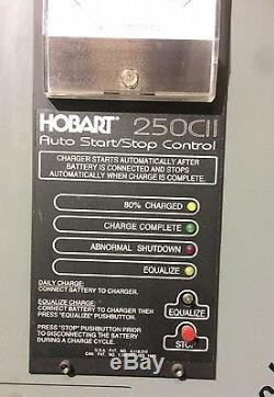Hobart Batterie-mate Modèle 510m1-12c Chargeur De Batterie Avec Manuel Du Propriétaire