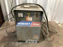 Hobart Brothers 1r6-450 Chargeur De Batterie Élévateur 15v 95a 381-450ah 1ph