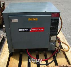 Hobart Chargeur De Batterie La 24vdc 12-cell 865h3-12 3ph 208/240/480v Utilisé T/o