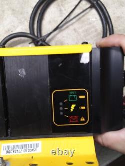 JLG 0400236 CHARGEUR DE BATTERIE. Pièce OEM authentique 24V
