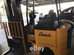 Landoll Bendi Forklift Avec Batterie Et Chargeur Inclus, Numéro De Modèle B40dc, 2011