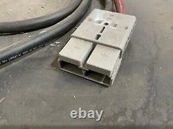 Le chargeur de batterie pour chariot élévateur classique General Sc3-18-680 208/240/480