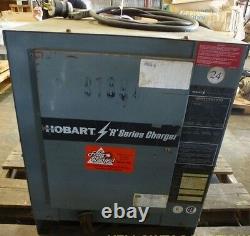 Série Hobart R, 540b1-12r, 24 Vdc, 451-540 Ah Chargeur De Batterie Élévateur 208 480