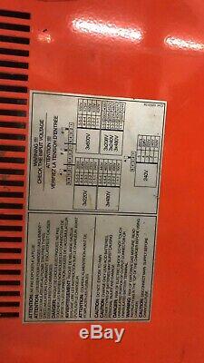 Sr2400 Chariot Élévateur Chargeur 36v
